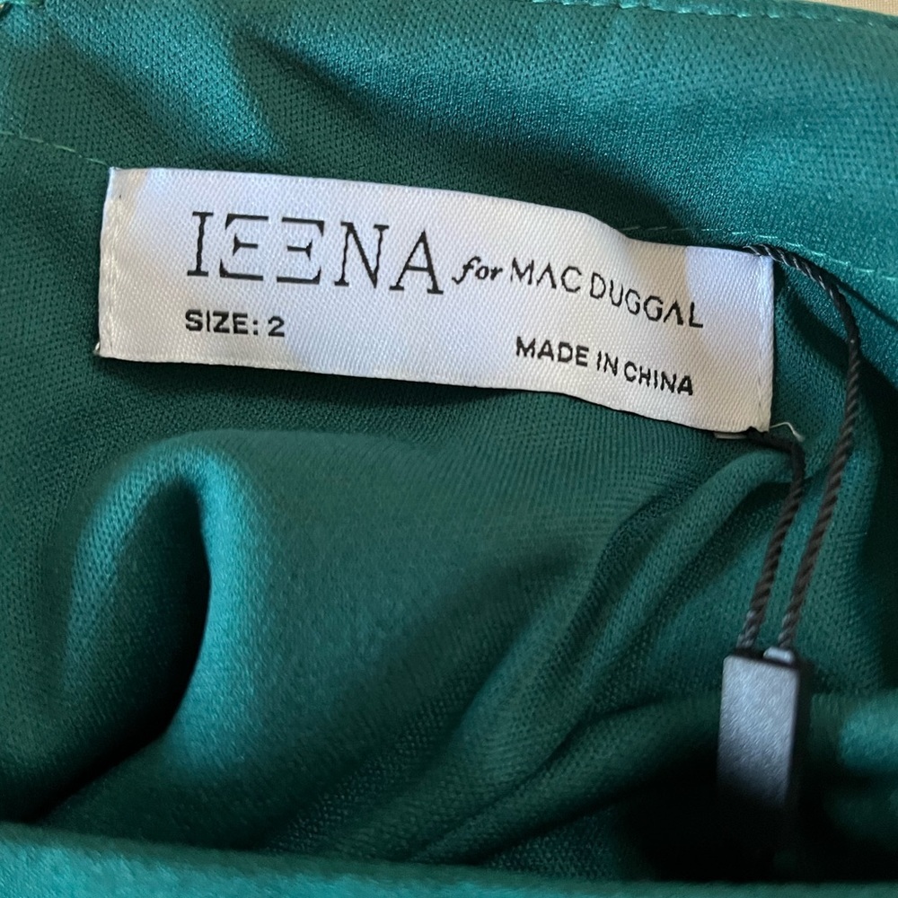 Mac Duggal NWT Women’s Emerald Green Beaded Cap Sleeves Gown size 2 #557… - Picture 6 of 11